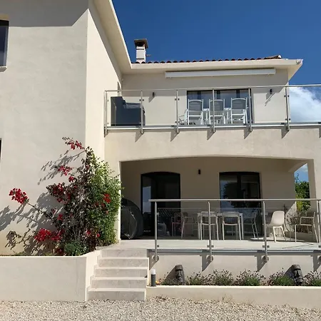 Superbe - 3 Distinct - 20 Couchages Guest house