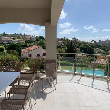 Superbe - 3 Distinct - 20 Couchages